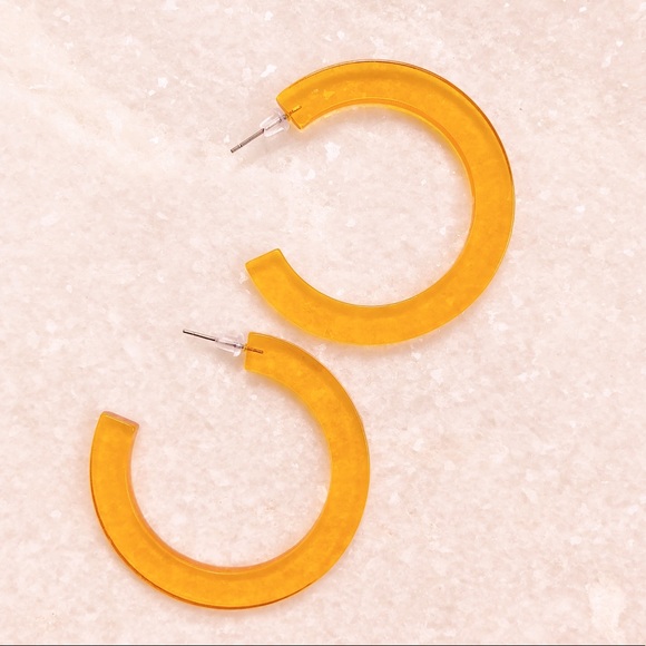 🆕Mira Mustard Yellow Marble Acrylic Lucite Hoops - Picture 6 of 6